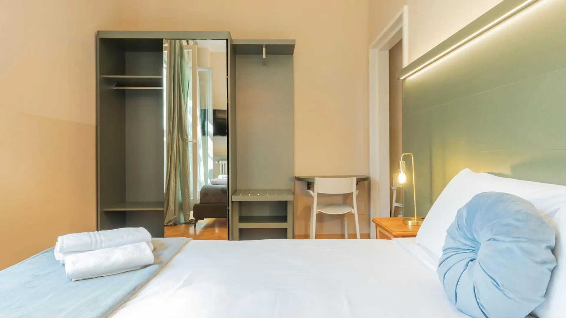 Milan Retreats Duomo Carrobbio Apartment Italy